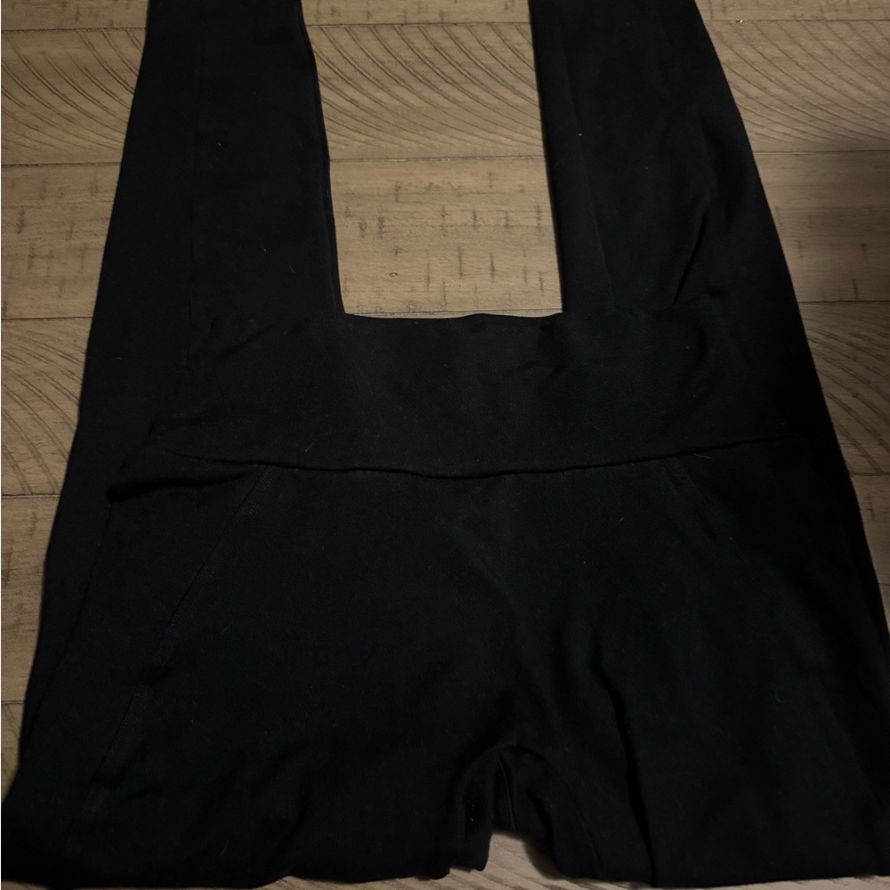 Bombshell Black Shape Leggings